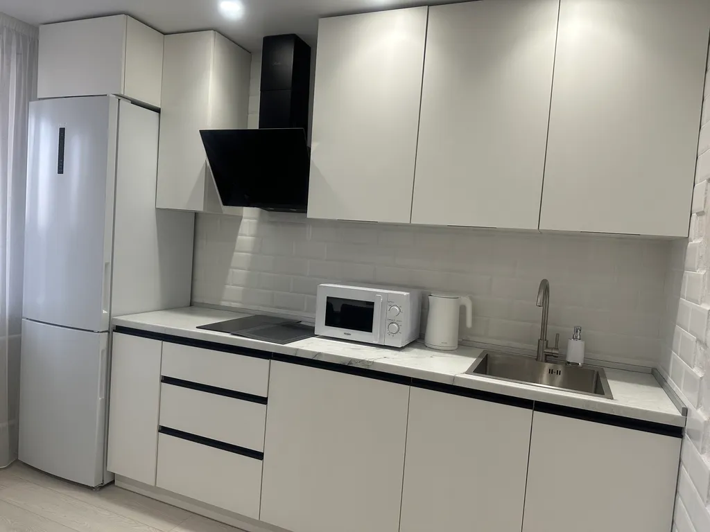 Современная квартира у вокзала с кондиционером — аренда посуточно в Киров