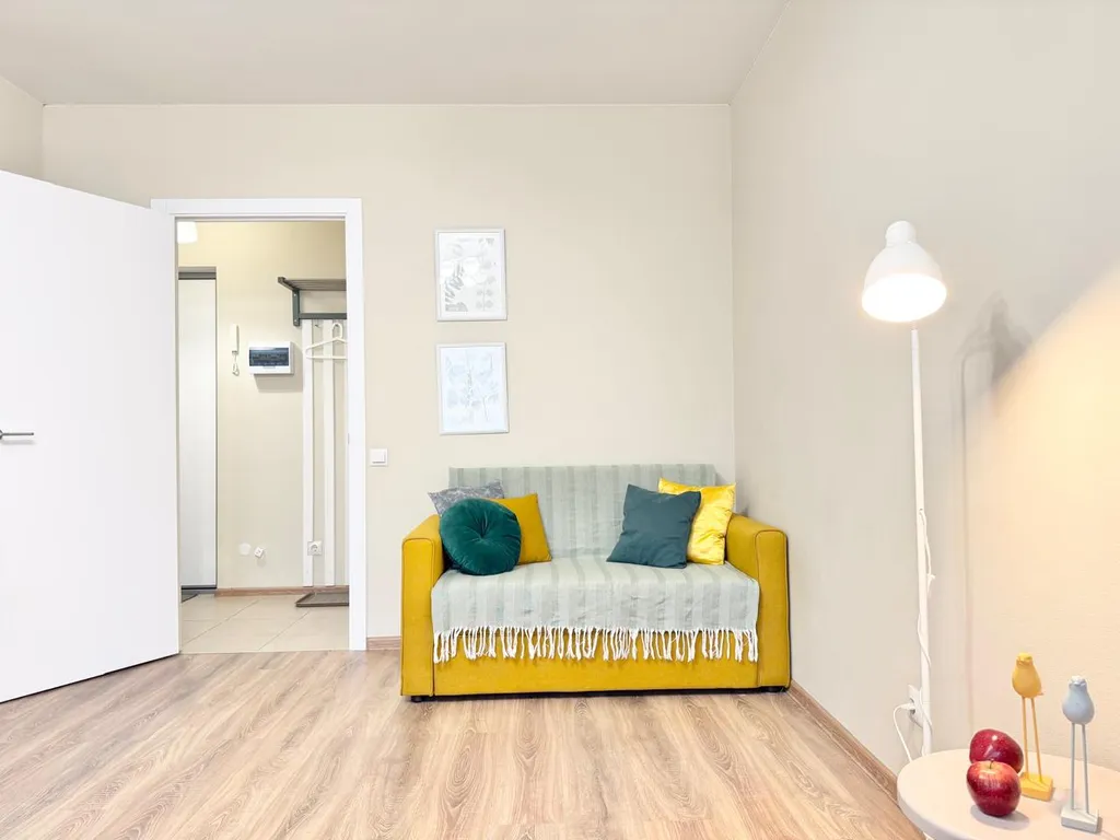 Светлая квартира с балконом