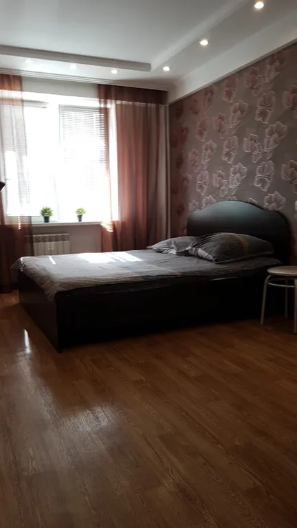 Уютная двухкомнатная квартира в центре с видом на набережную города