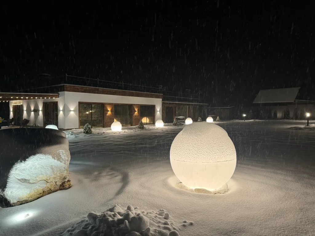 Дом в стиле лофт с камином