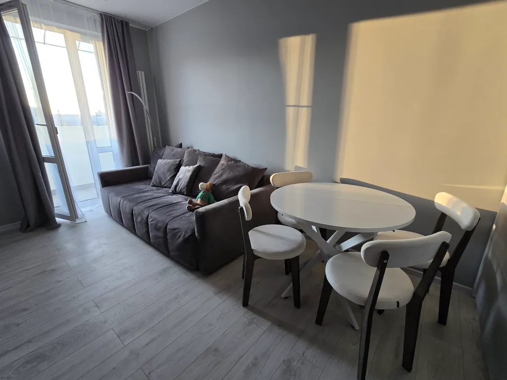 Новая квартира с выделенной спальней