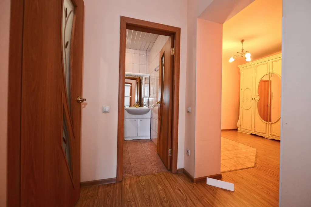 Просторный светлый апартамент с джакузи