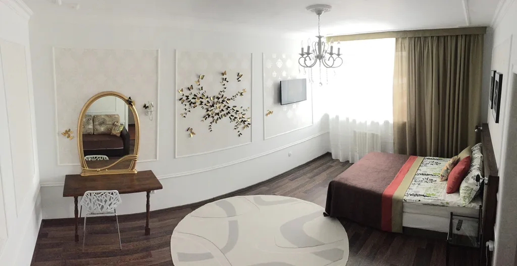 White - Green. Центр.