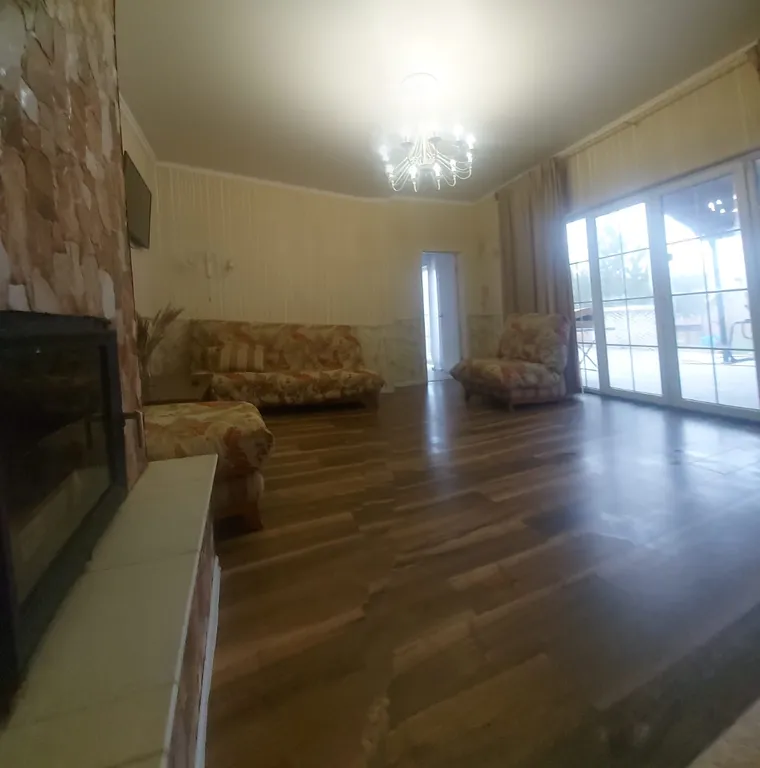 Дом с террасой на берегу моря