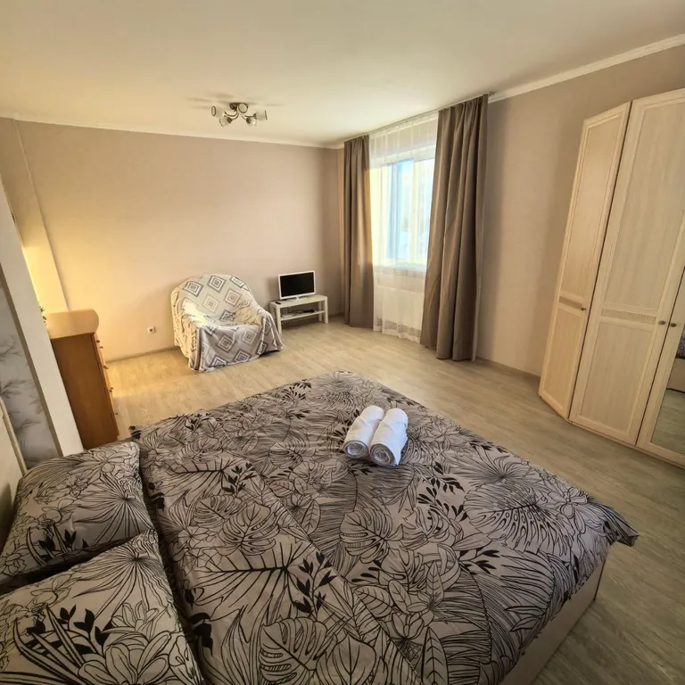 Большая 2-я квартира с отдельными 2-мя спальнями, отдельной кухней