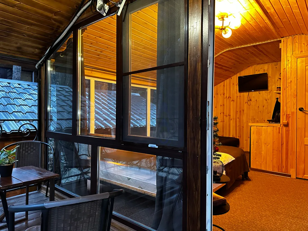 Коттедж Уютный домик с панорамными окнами с видом на лес — Архыз