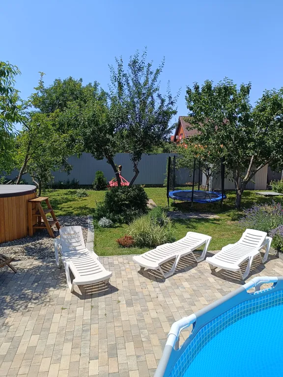 Коттедж Дом с баней, бассейном и тёплой купелью — Ленина