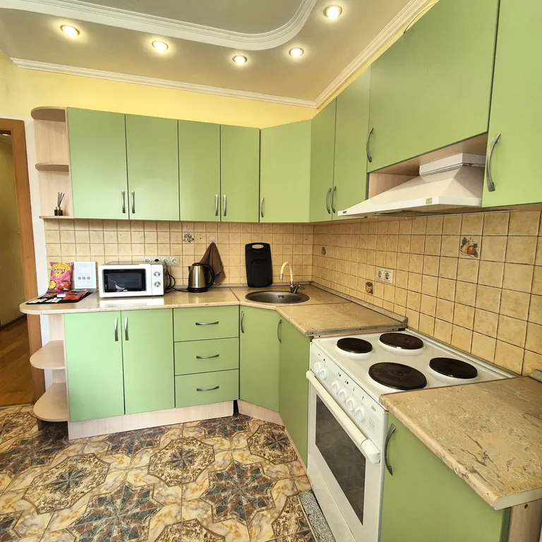 Большая светлая квартира на Колпакова