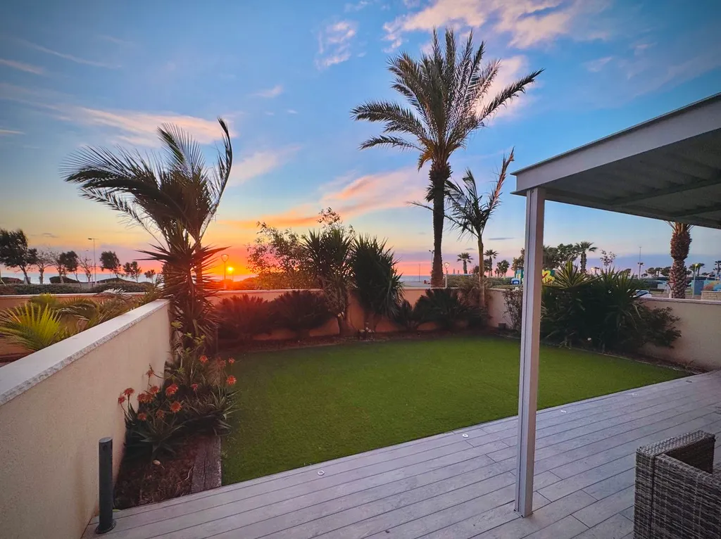 GW002 Gugel Waves Amazing Seaview & Garden Family Apartments