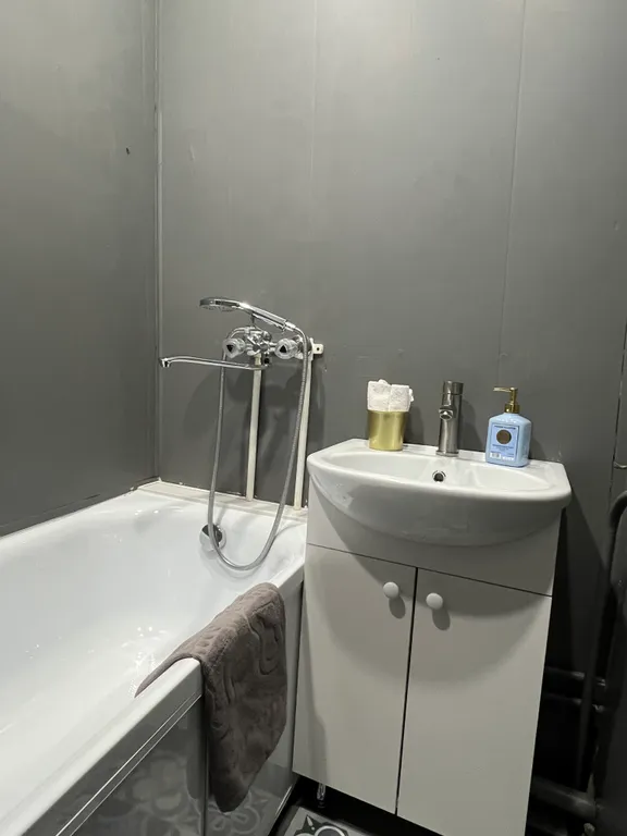 Двухкомнатная квартира недалеко от центра