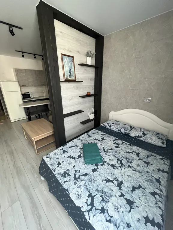 Студия в новом доме рядом с Кадетским училищем