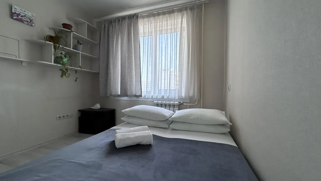 Современная трехкомнатная квартира с большой кухней