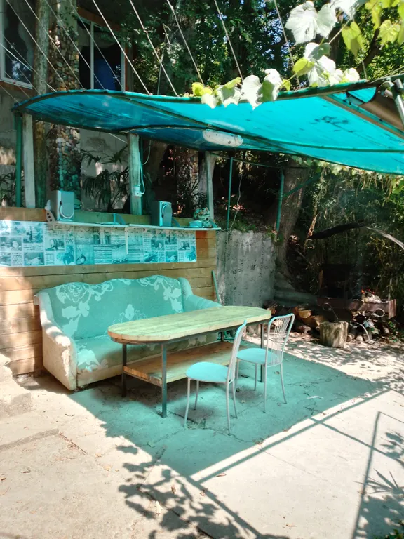 2й этаж домика в саду, 10 минут пешком до моря