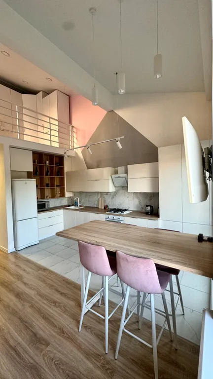 Инстаграмная студия на набережной