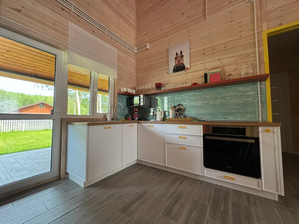 Уютный деревянный дом с баней