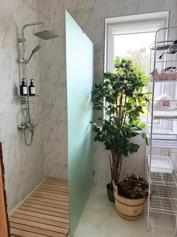 Уютный домик в деревне с баней и басейном