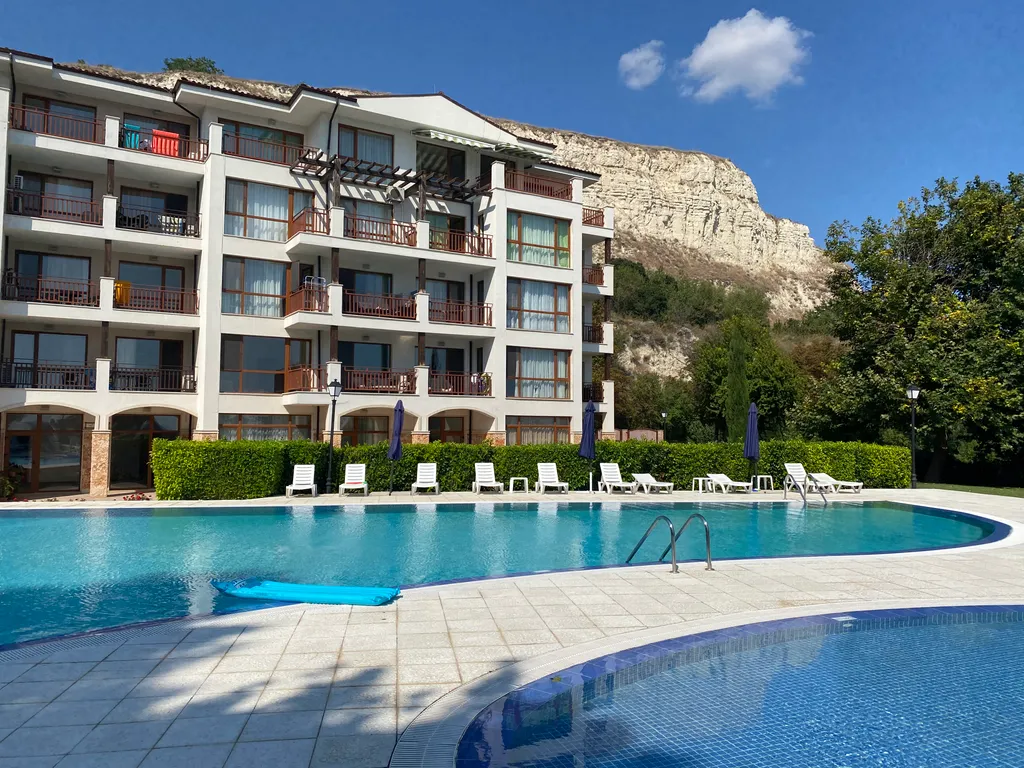 Квартира Апартамент с видом на море и бассейном — аренда посуточно в Каварна