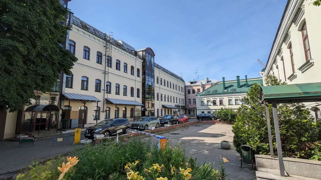 Квартира Квартира у Ратуши в доме Берлянда 1835 года на площади Свободы — Минск