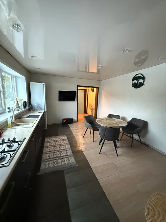 Уютный дом у леса