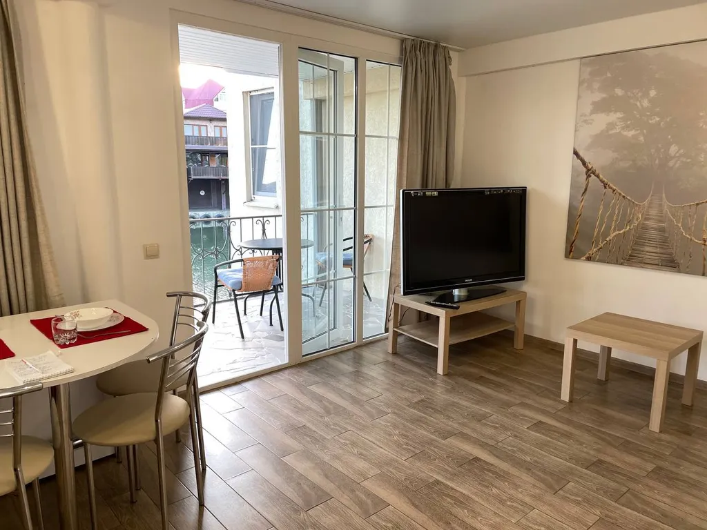 2-комнатный апартамент с террасой у моря