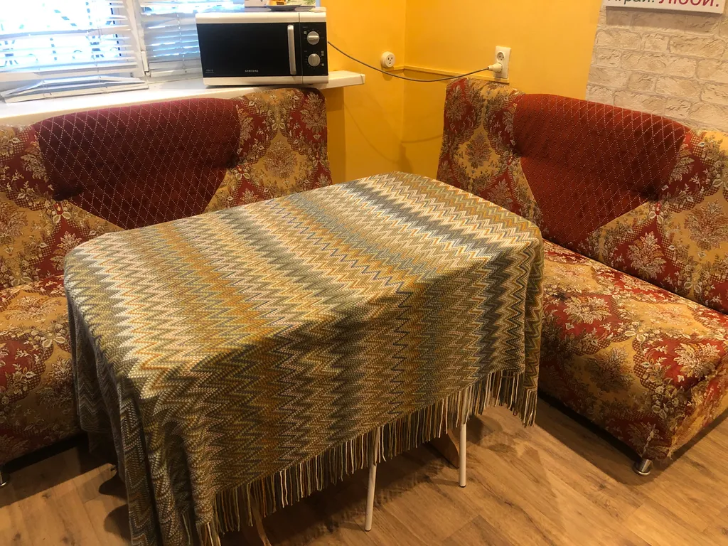 Уютная комната в 4х комнатной квартире с балконом рядом парком отдыха