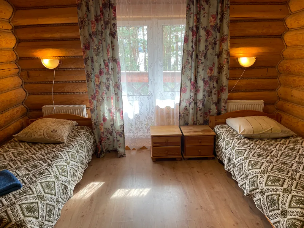 База отдыха Заполек. Коттедж с видом на озеро Селигер.