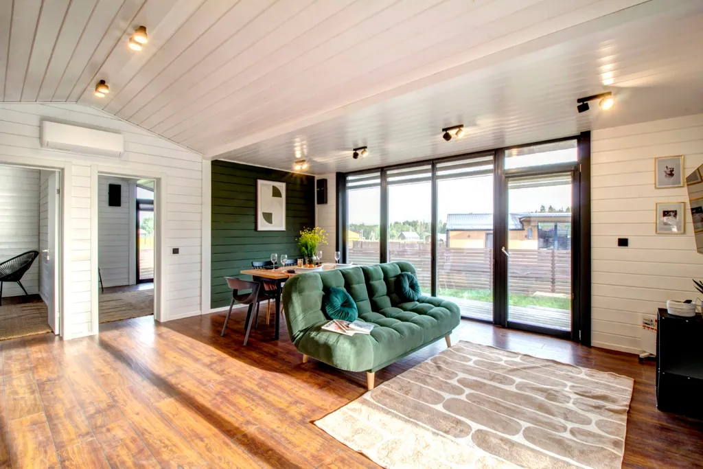 Уютный дoм с видом нa лес