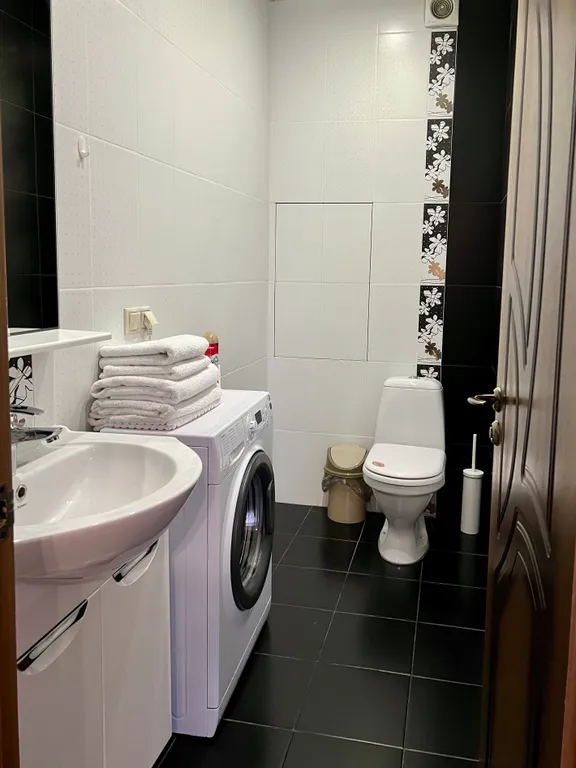 Большая семейная квартира с джакузи, двумя спальнями, кухней-гостиной