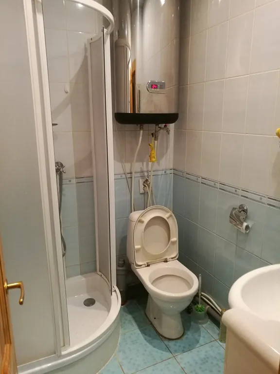 Уютный коттедж с камином у озера в Колосково