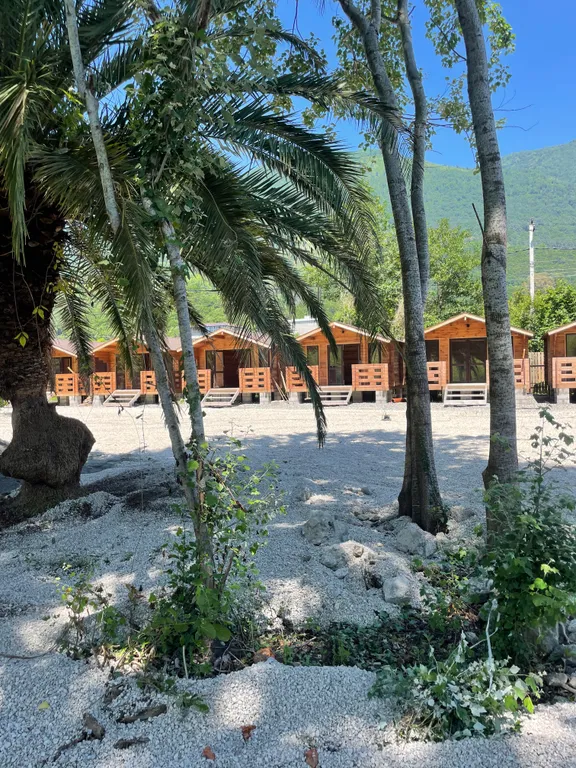 Коттедж 10-комнатный Дом — Гагра