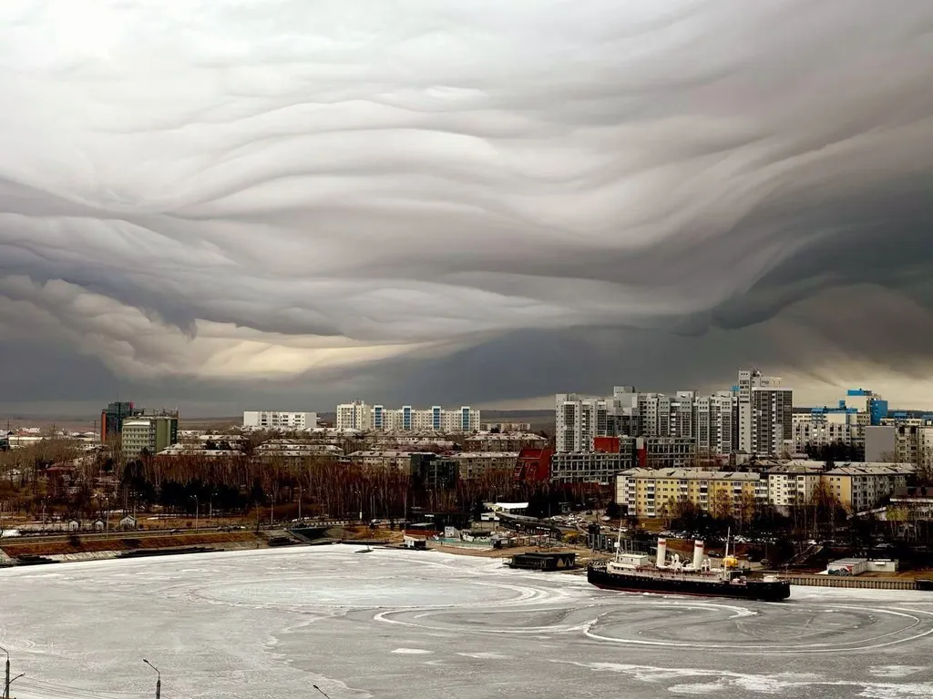 Relax view c залипательным ночным видом у легендарного ледокола ангара