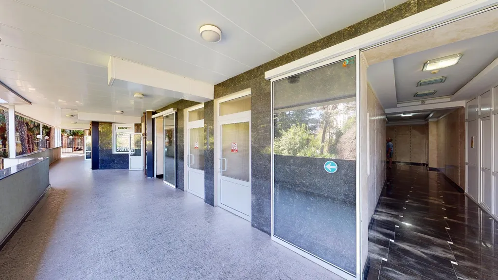 Уютная просторная квартира с видом на морпорт