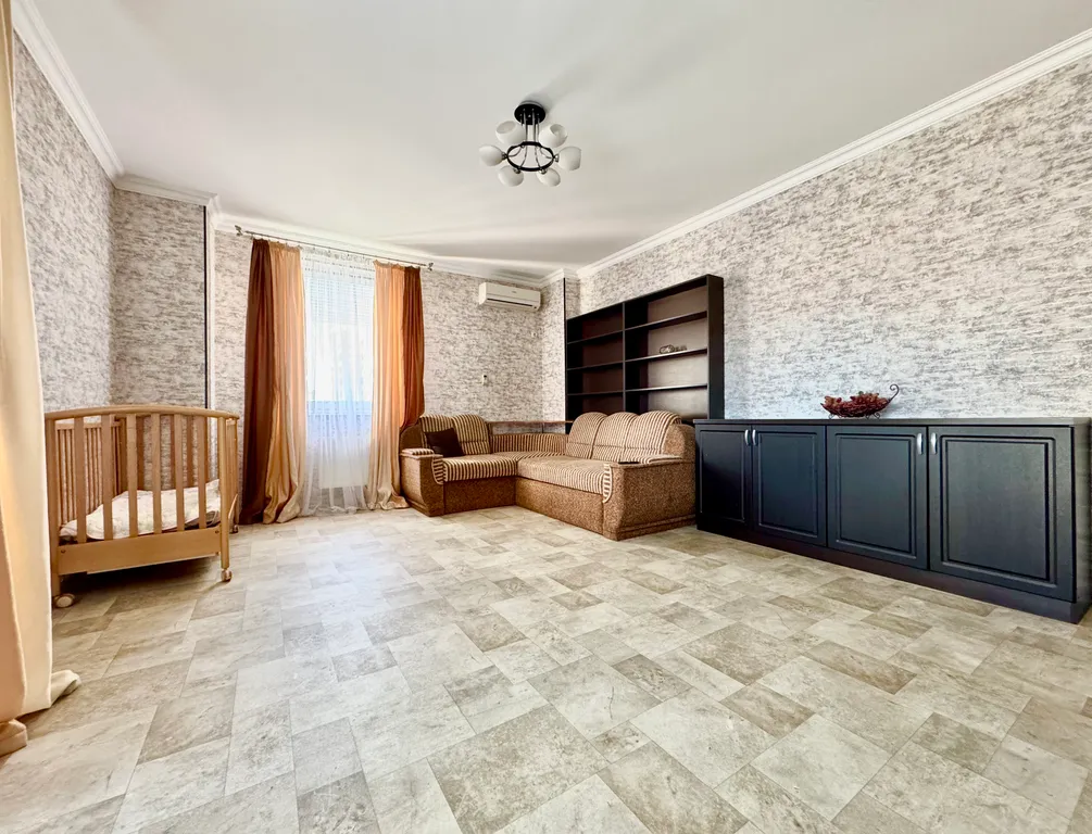 Крупногабаритная 3-комнатная квартира