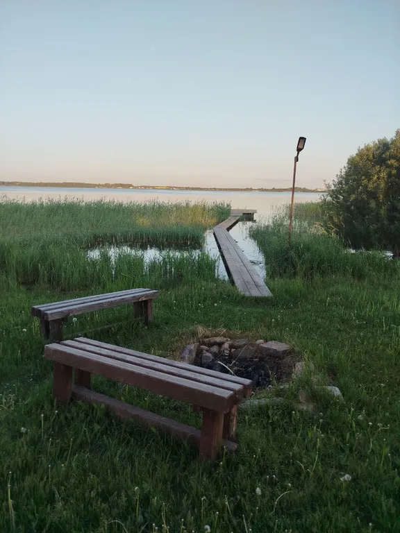 2-х этажный дoм на бepeгу oзeра Большoй Кpемeнкуль