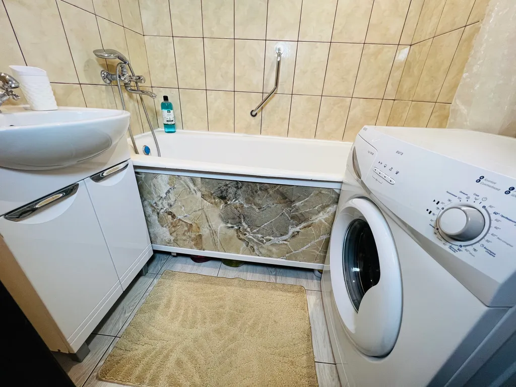 1-комнатная квартира в деловом и историческом центре города с новогодней елкой