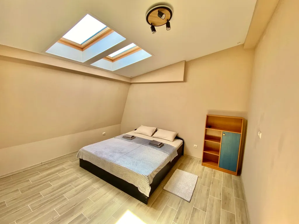 Эллинг у реки