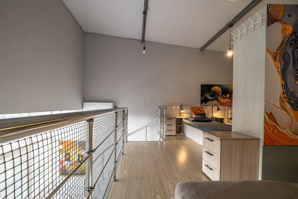 Просторная двухуровневая квартира с панорамой