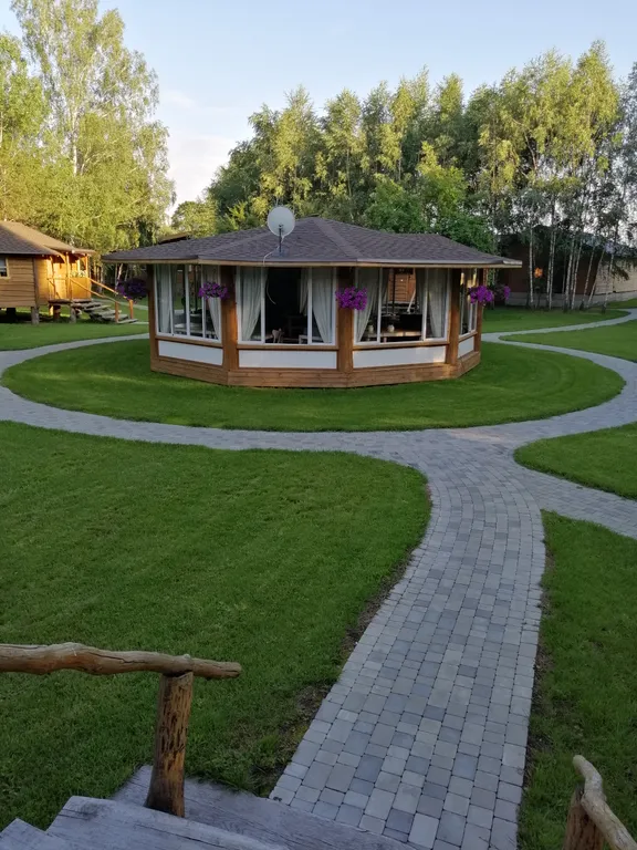 Уютное бунгало в парк-усадьбе Вишня