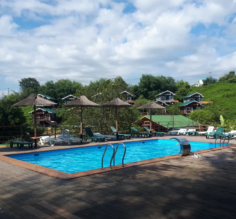 Коттедж на озере — аренда посуточно в Орёл-Изумруд