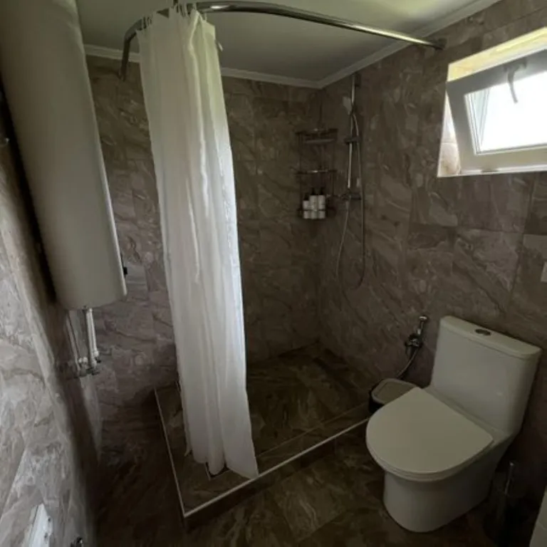 Коттедж Дом с новым ремонтом и видом на озеро — Лабинск