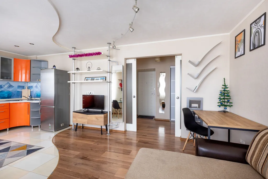 Евродвушка вблизи набережной