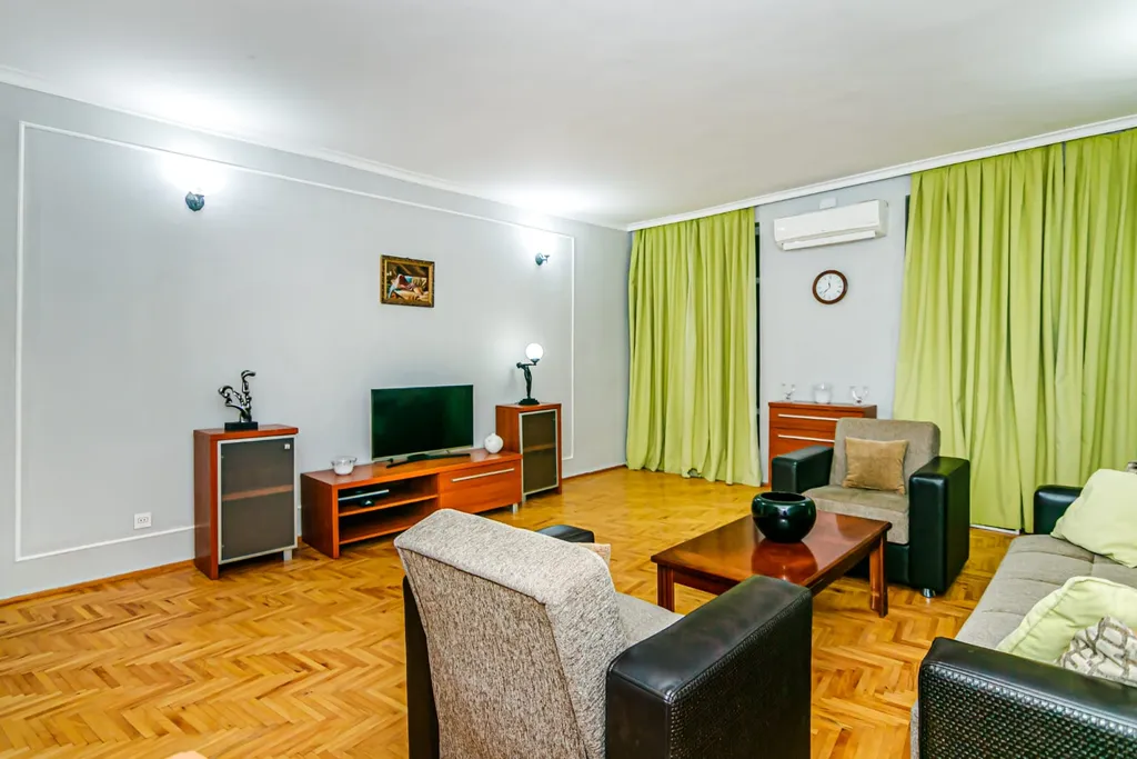 Turquoi̇se apartment