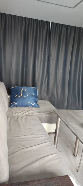 Новая студия с двумя разделенными большими спальными местами