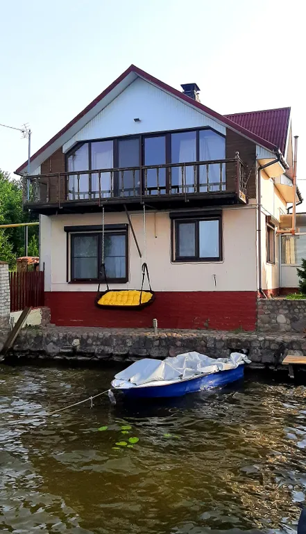 Домик у озера Свирь