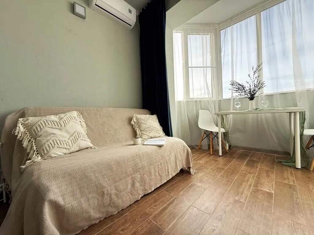 Студия с видом на море