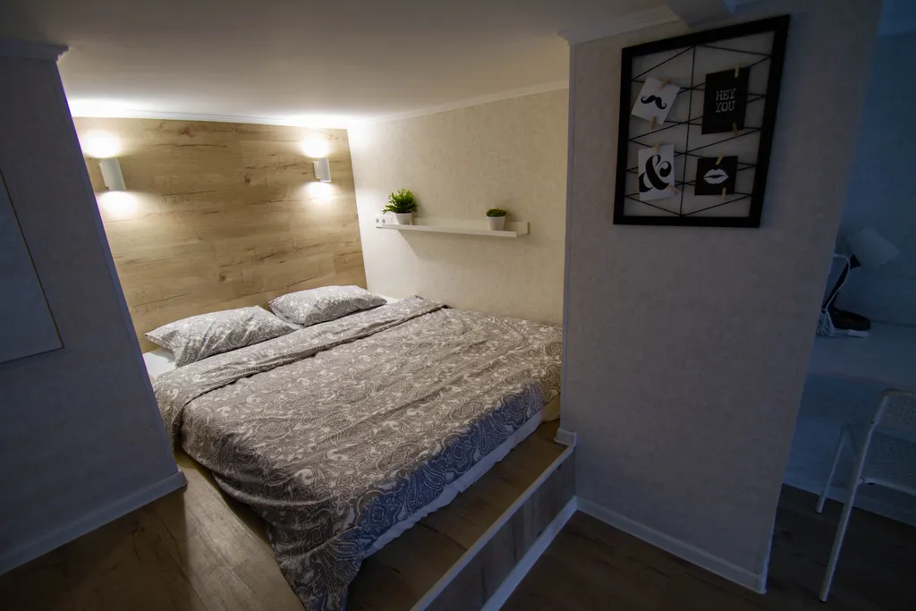 Двухъярусная студия с дизайнерским ремонтом