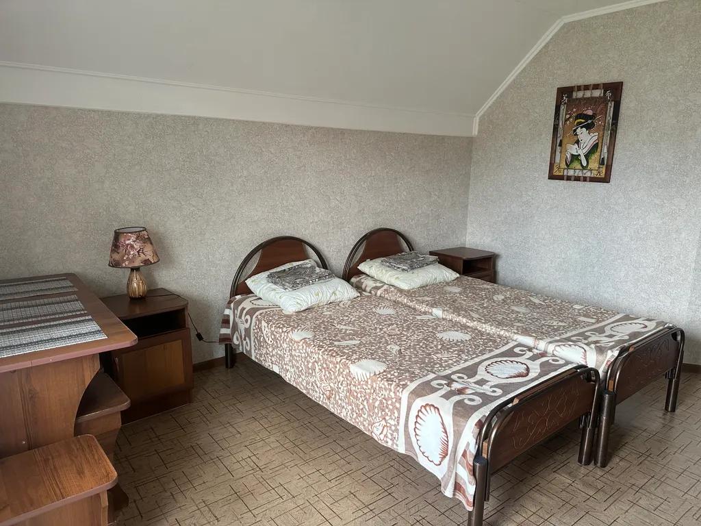 Квартира Квартира Трехместный номер 4 в частном доме Лужайка — Лазаревское