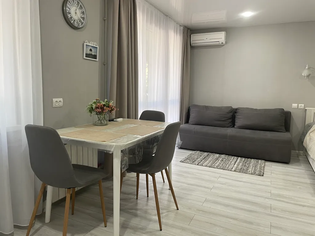 Квартира-студия в центре возле набережной