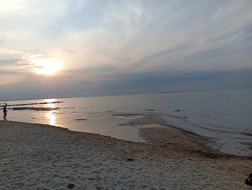 Дом с тёплым 30+ бассейном и сауной в 20 минутах от шикарного пляжа