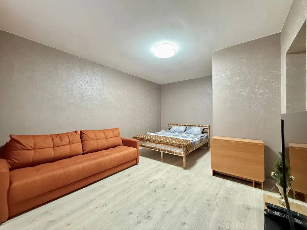 1-комнатная квартира в центре города, 13 этаж